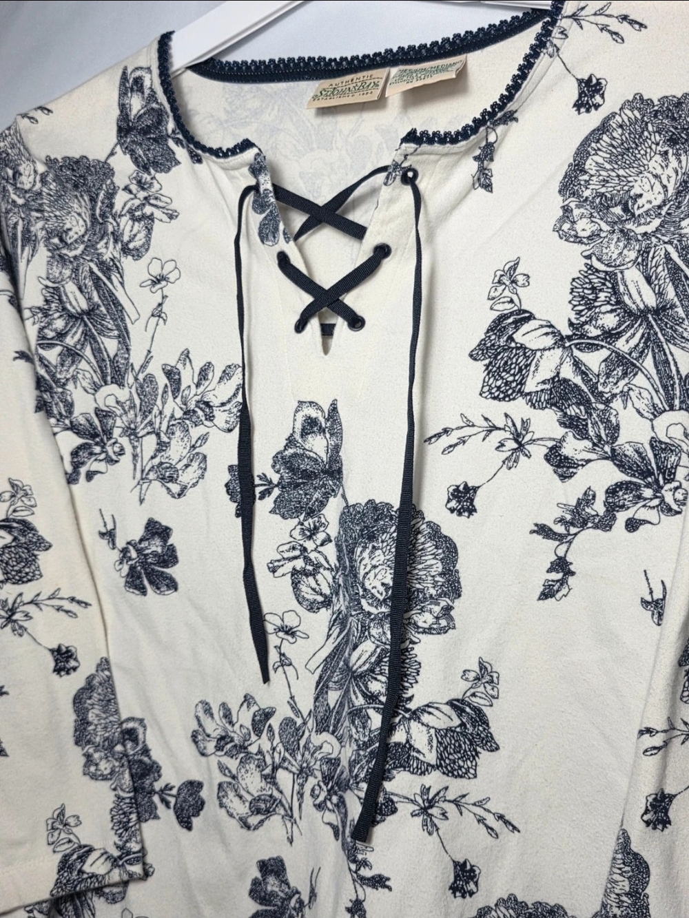 St. John's Bay Cream Top with Navy Trim and Lace-Up Neck Medium Cottagecore Y2K - Picture 2 of 4